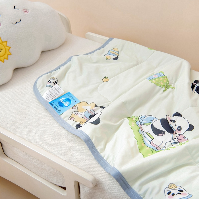 91家纺网 家纺一手货源 找家纺 鱼宝 2026春夏新款数码印花儿童凉感丝夏被夏凉被空调被 花园熊猫