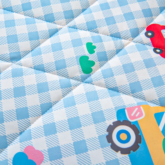 91家纺网 家纺一手货源 找家纺 鱼宝 2026春夏新款数码印花儿童凉感丝夏被夏凉被空调被 恐龙车队