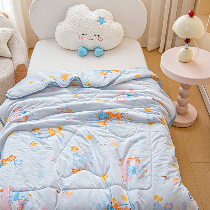 91家纺网 家纺一手货源 找家纺 鱼宝 2026春夏新款数码印花儿童凉感丝夏被夏凉被空调被 萌鹿小象