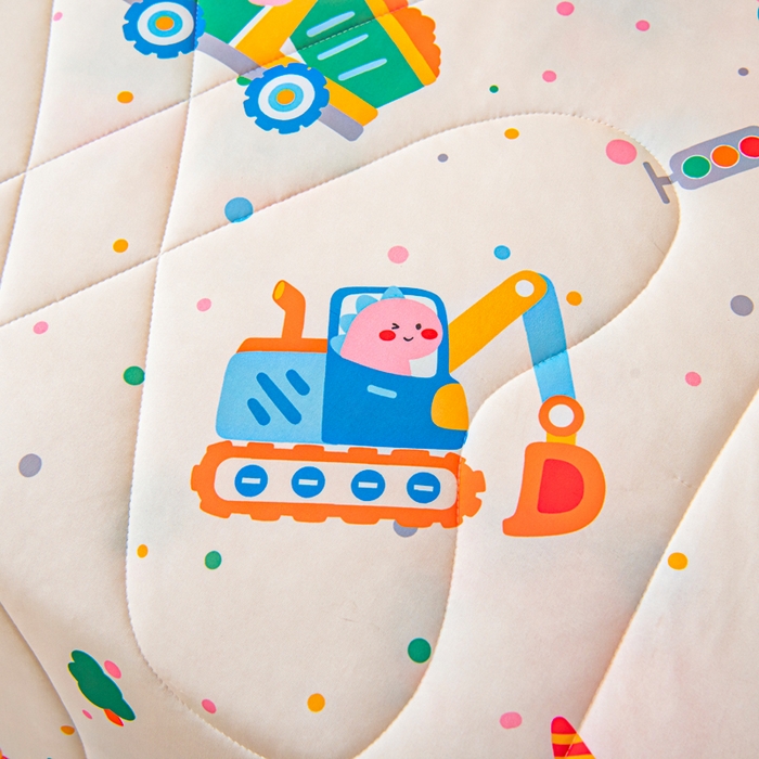 91家纺网 家纺一手货源 找家纺 鱼宝 2026春夏新款数码印花儿童凉感丝夏被夏凉被空调被 萌趣小车