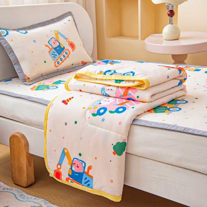 91家纺网 家纺一手货源 找家纺 鱼宝 2026春夏新款数码印花儿童凉感丝夏被夏凉被空调被 萌趣小车