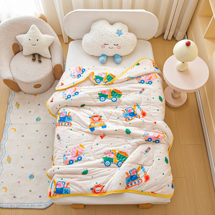 91家纺网 家纺一手货源 找家纺 鱼宝 2026春夏新款数码印花儿童凉感丝夏被夏凉被空调被 萌趣小车