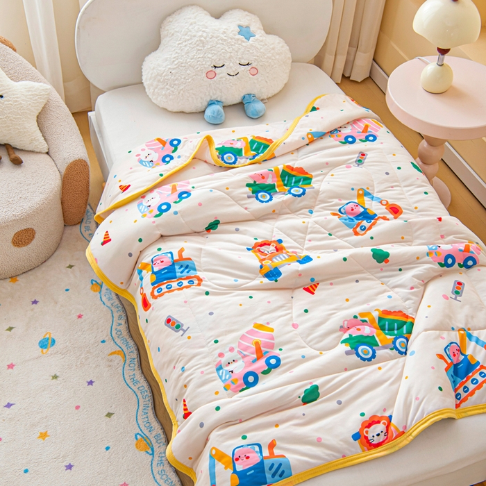 91家纺网 家纺一手货源 找家纺 鱼宝 2026春夏新款数码印花儿童凉感丝夏被夏凉被空调被 萌趣小车