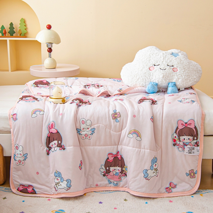 91家纺网 家纺一手货源 找家纺 鱼宝 2026春夏新款数码印花儿童凉感丝夏被夏凉被空调被 魔法公主