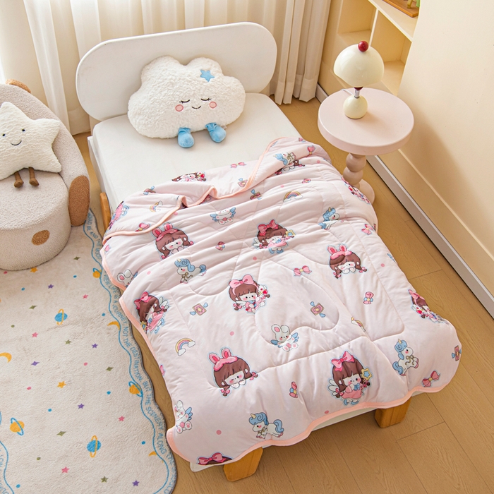 91家纺网 家纺一手货源 找家纺 鱼宝 2026春夏新款数码印花儿童凉感丝夏被夏凉被空调被 魔法公主