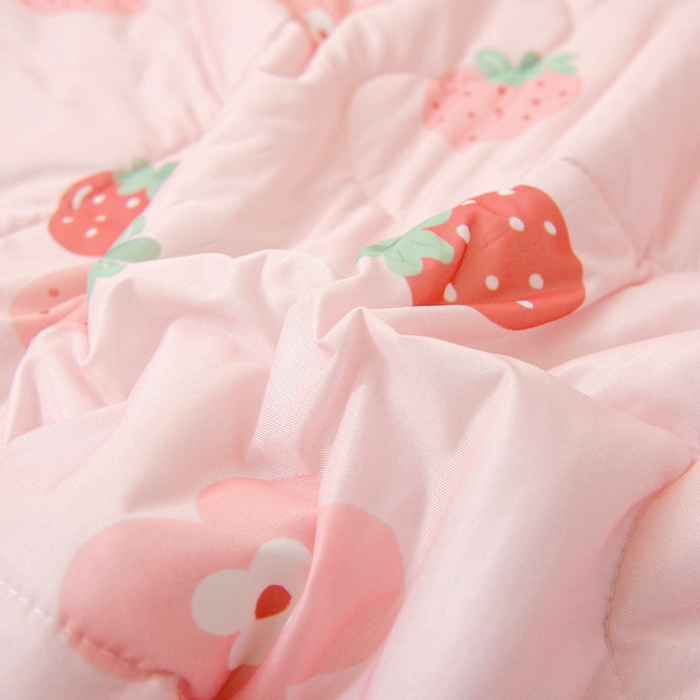 91家纺网 家纺一手货源 找家纺 鱼宝 2026春夏新款数码印花儿童凉感丝夏被夏凉被空调被 甜甜草莓