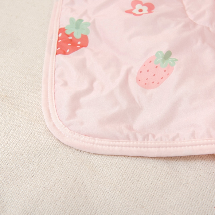 91家纺网 家纺一手货源 找家纺 鱼宝 2026春夏新款数码印花儿童凉感丝夏被夏凉被空调被 甜甜草莓