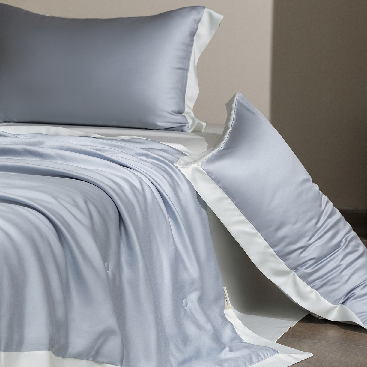 91家纺网 家纺一手货源 找家纺 佳汐蓝家纺 2026新款进口奥地利兰精天丝丝颜悦色-夏被四件套 灵境兰