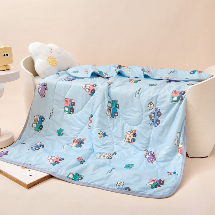 91家纺网 家纺一手货源 找家纺 鱼宝 2026春夏新款数码印花儿童凉感丝夏被夏凉被空调被 云朵巴士蓝