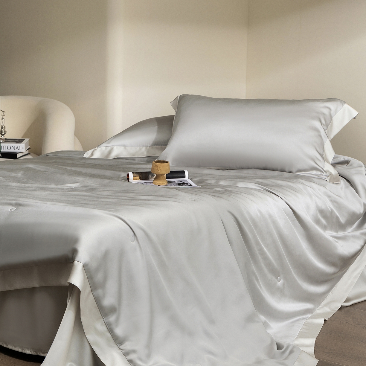 91家纺网 家纺一手货源 找家纺 佳汐蓝家纺 2026新款进口奥地利兰精天丝丝颜悦色-夏被四件套 水晶灰