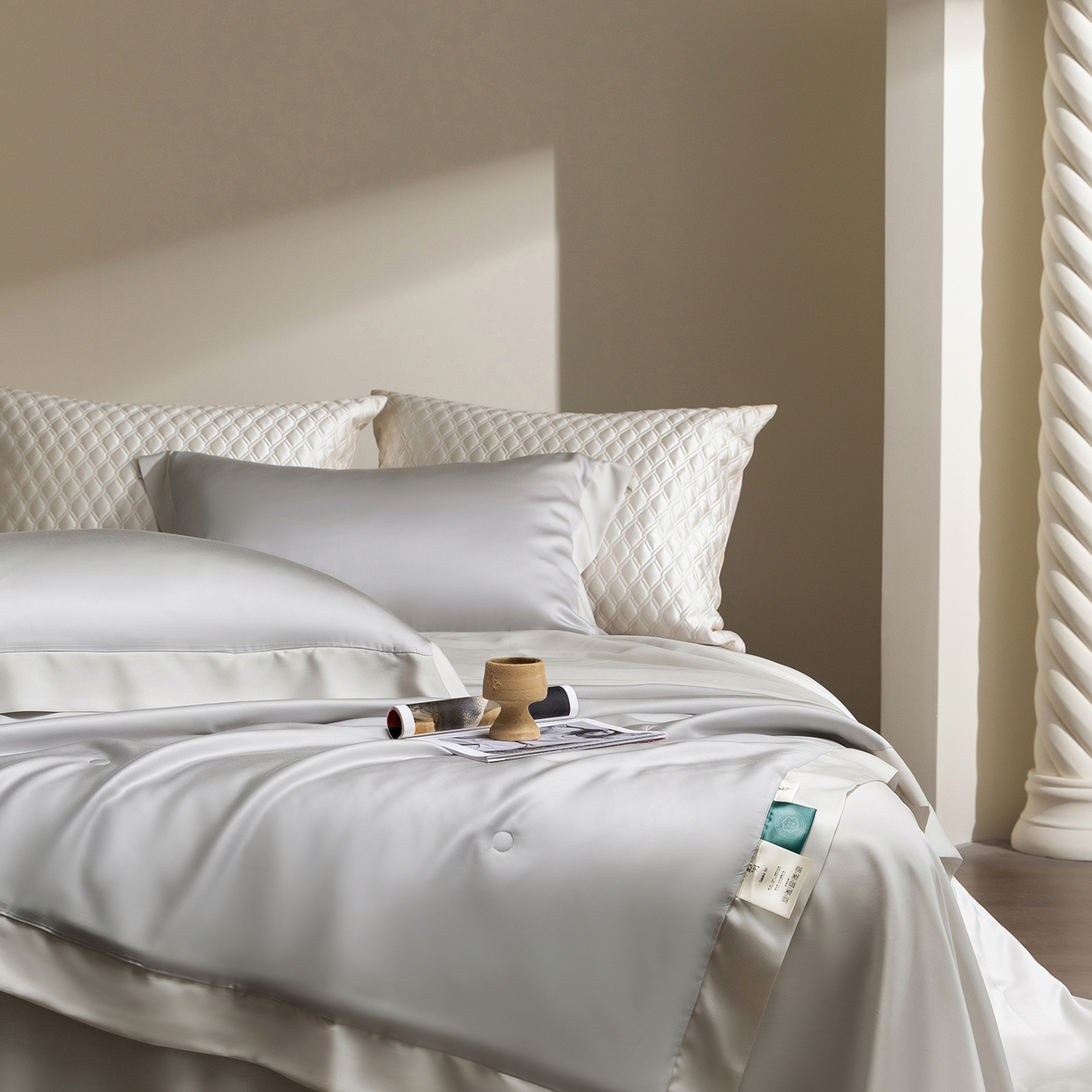 91家纺网 家纺一手货源 找家纺 佳汐蓝家纺 2026新款进口奥地利兰精天丝丝颜悦色-夏被四件套 水晶灰