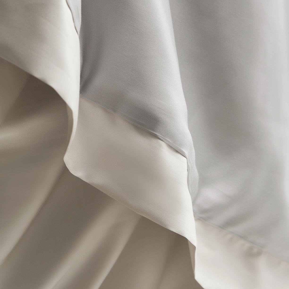 91家纺网 家纺一手货源 找家纺 佳汐蓝家纺 2026新款进口奥地利兰精天丝丝颜悦色-夏被四件套 水晶灰