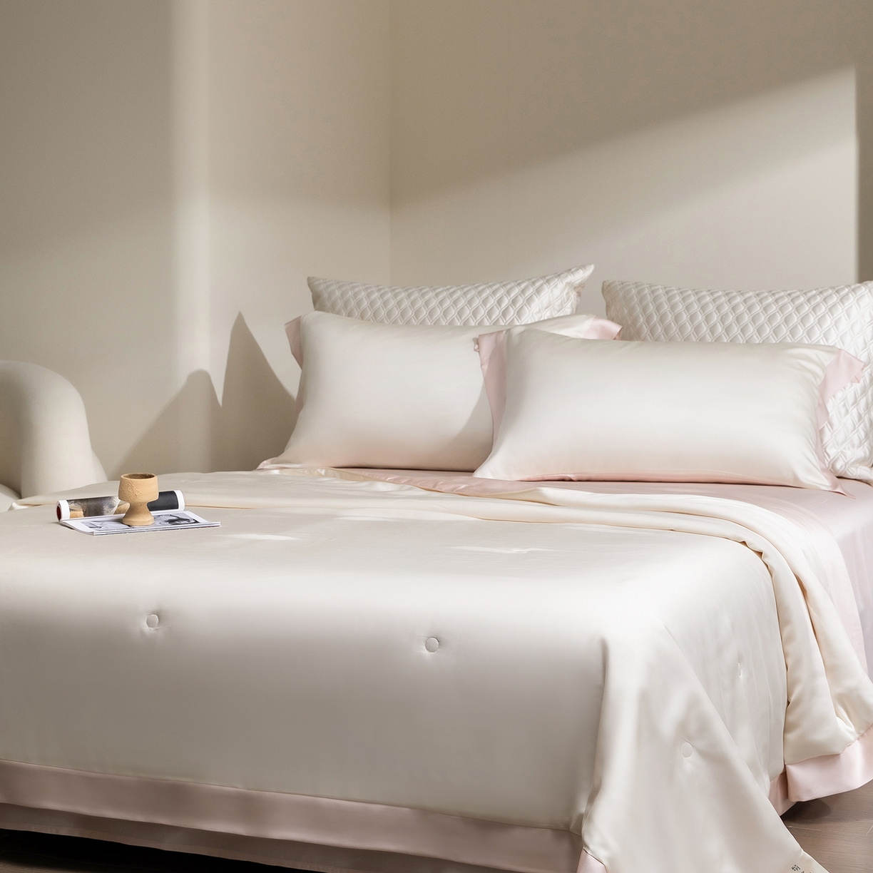 91家纺网 家纺一手货源 找家纺 佳汐蓝家纺 2026新款进口奥地利兰精天丝丝颜悦色-夏被四件套 杏云粉