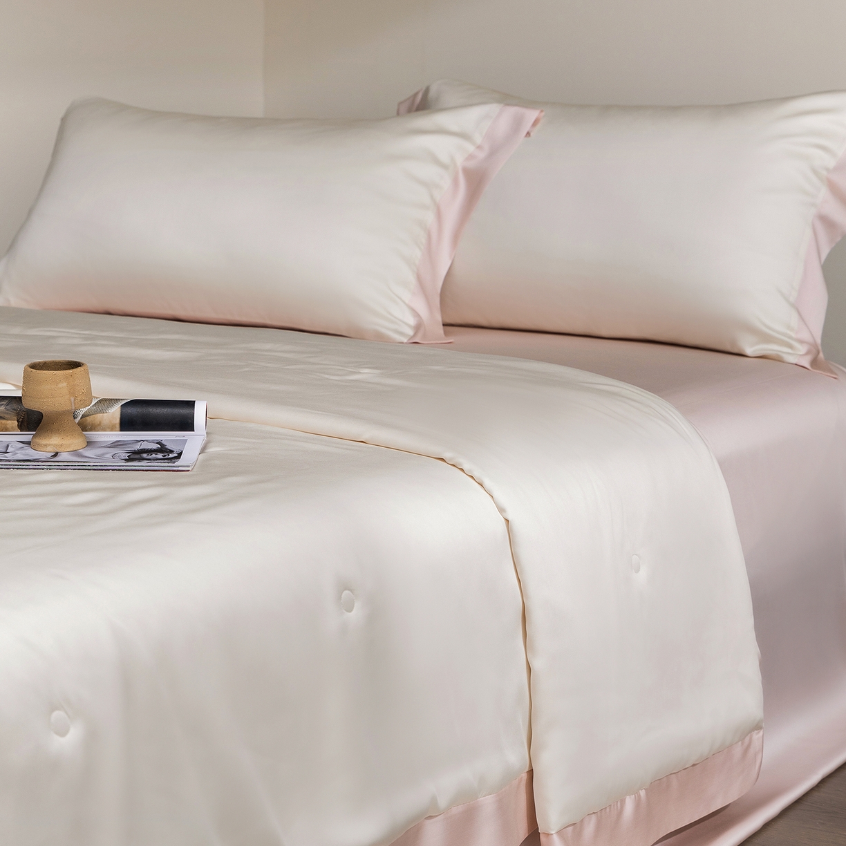 91家纺网 家纺一手货源 找家纺 佳汐蓝家纺 2026新款进口奥地利兰精天丝丝颜悦色-夏被四件套 杏云粉