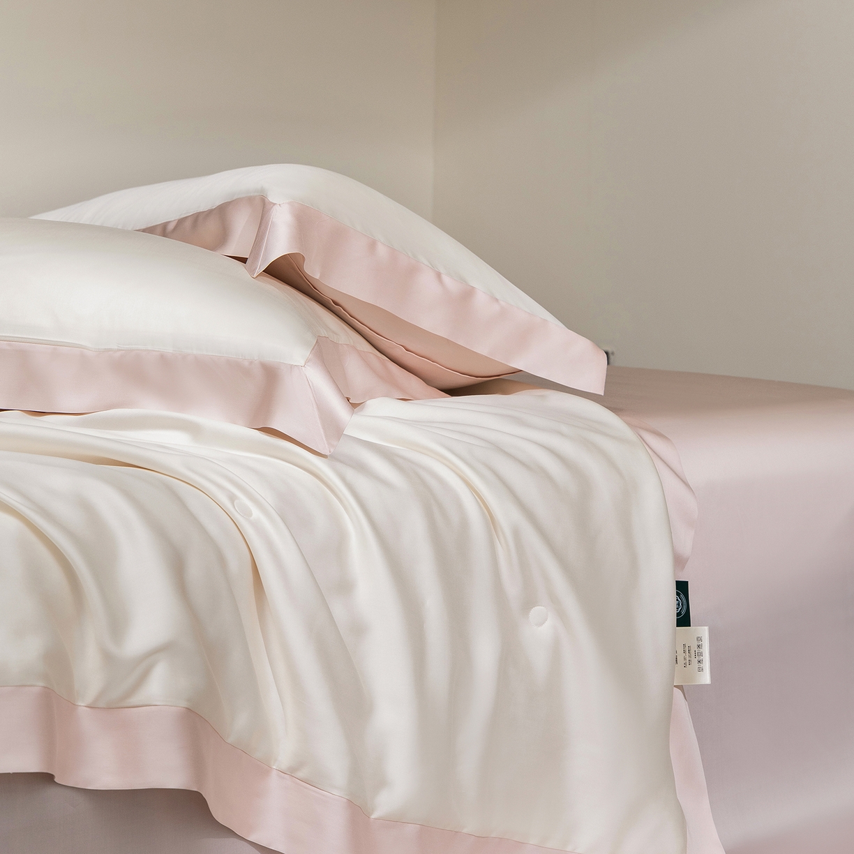 91家纺网 家纺一手货源 找家纺 佳汐蓝家纺 2026新款进口奥地利兰精天丝丝颜悦色-夏被四件套 杏云粉