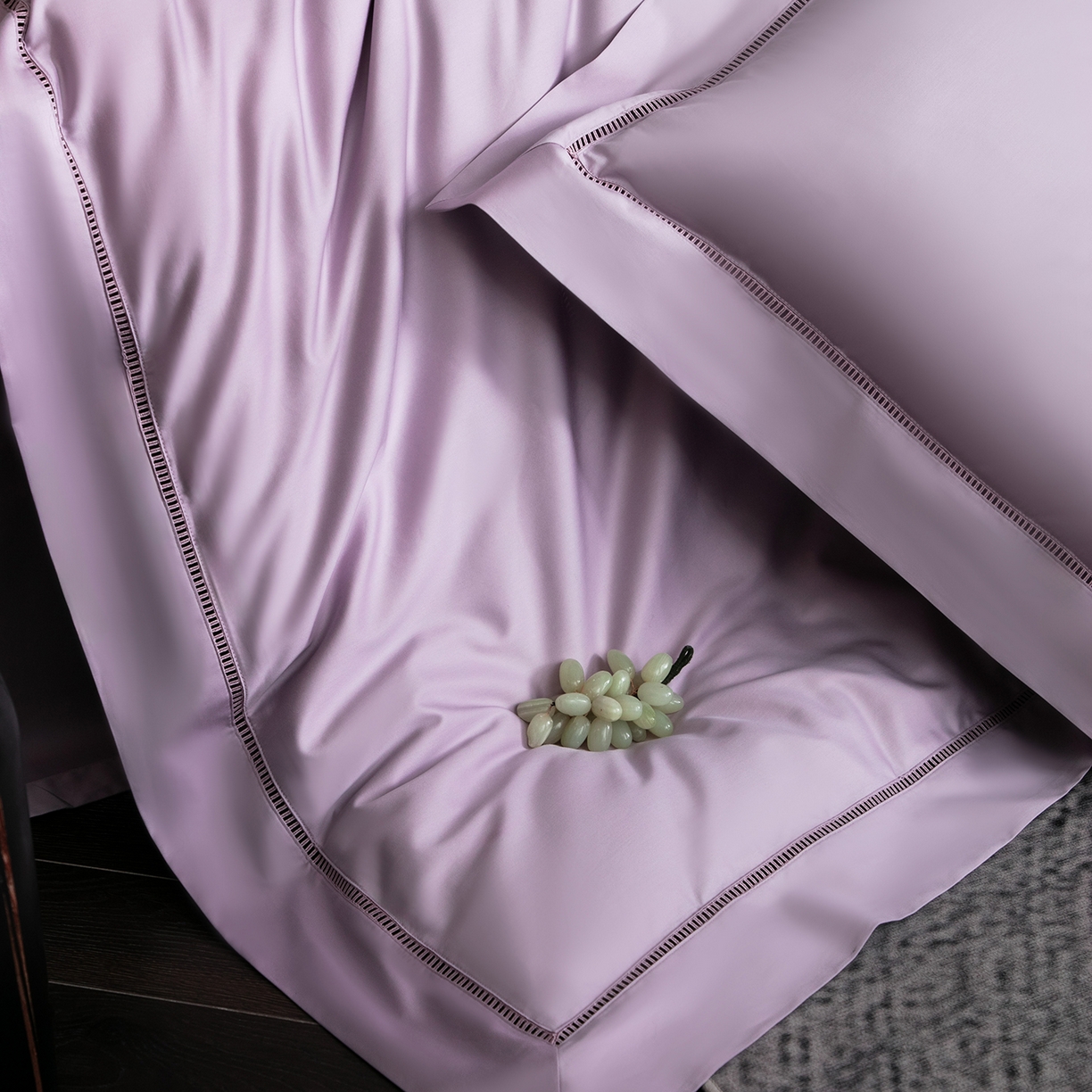 91家纺网 家纺一手货源 找家纺 佳汐蓝家纺 2026新款100支臻棉玲珑系列小镂空款四件套 玲珑-丁香紫