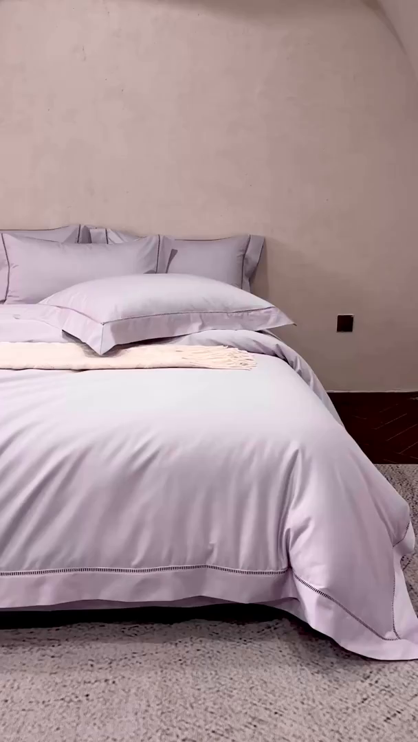 91家纺网 家纺一手货源 找家纺 佳汐蓝家纺 2026新款100支臻棉玲珑系列小镂空款四件套 玲珑-丁香紫