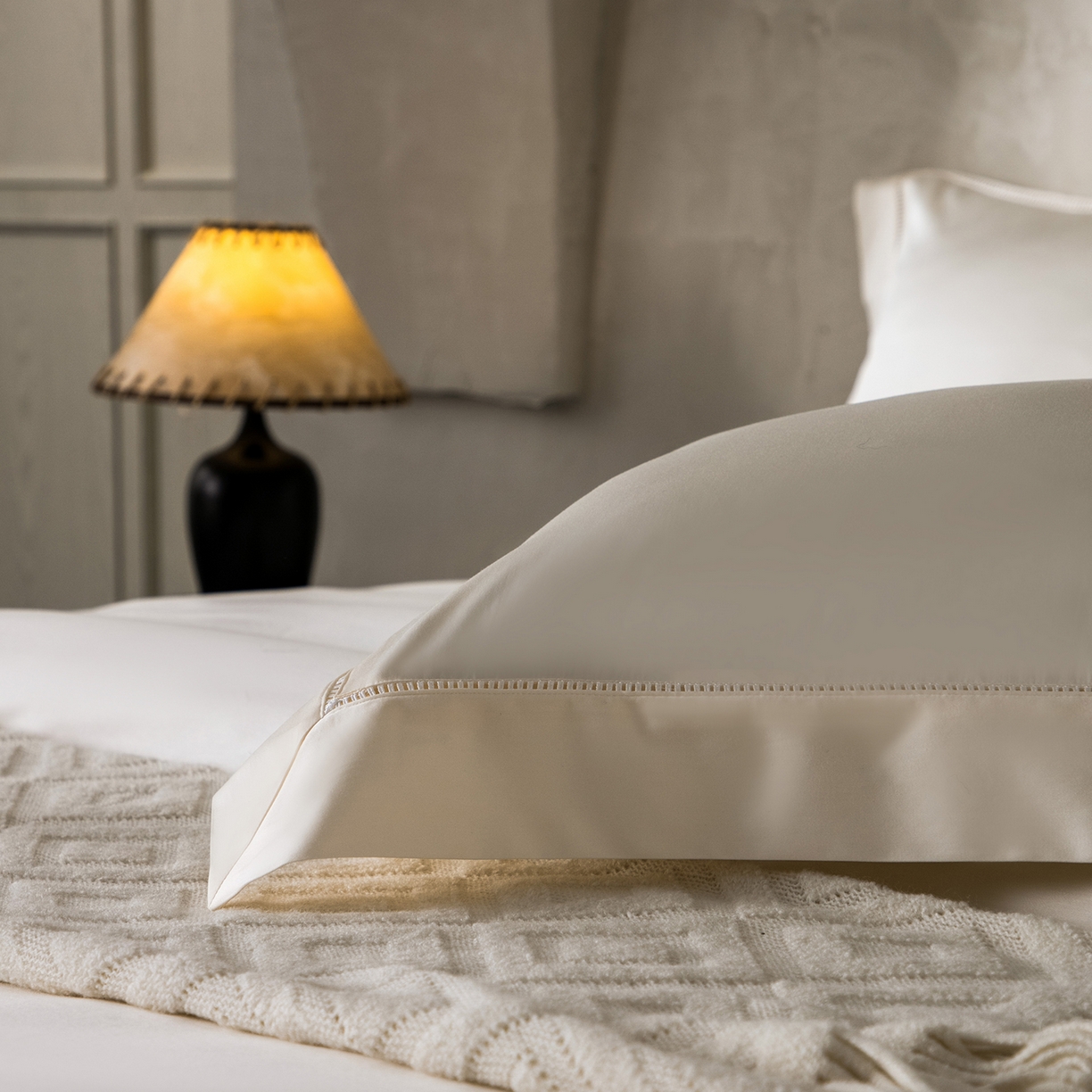 91家纺网 家纺一手货源 找家纺 佳汐蓝家纺 2026新款100支臻棉玲珑系列小镂空款四件套 玲珑-奶白