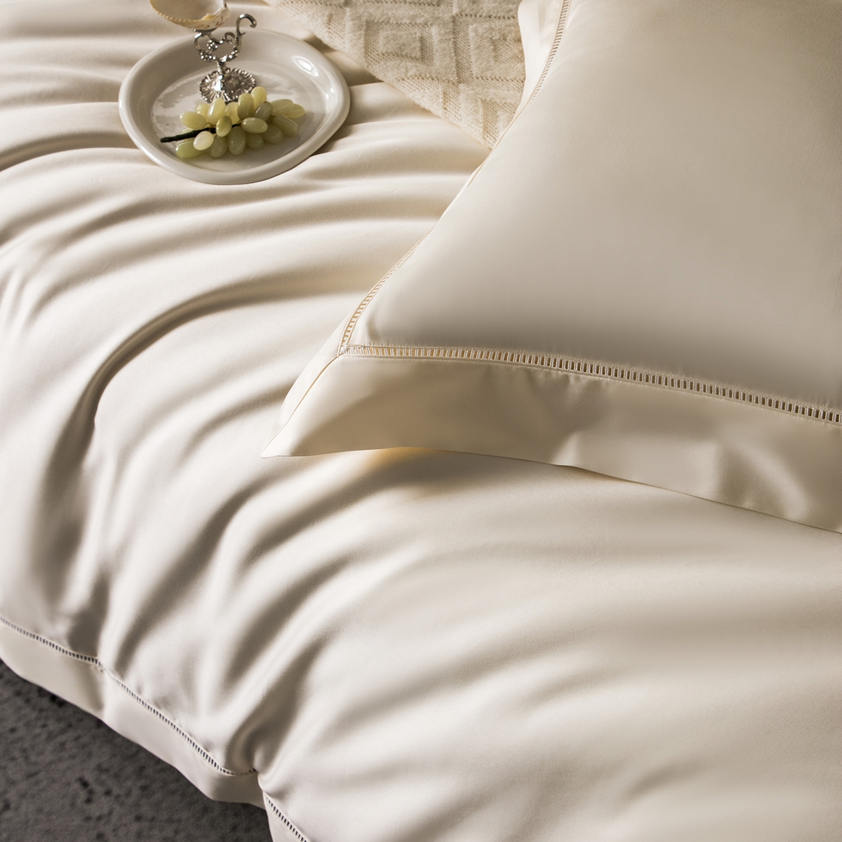 91家纺网 家纺一手货源 找家纺 佳汐蓝家纺 2026新款100支臻棉玲珑系列小镂空款四件套 玲珑-奶白