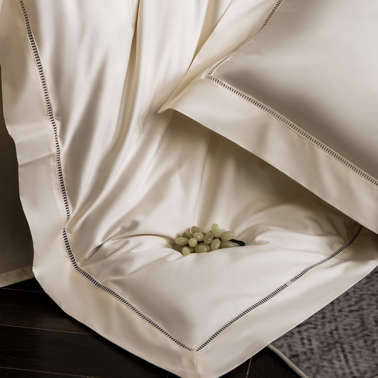 91家纺网 家纺一手货源 找家纺 佳汐蓝家纺 2026新款100支臻棉玲珑系列小镂空款四件套 玲珑-奶白