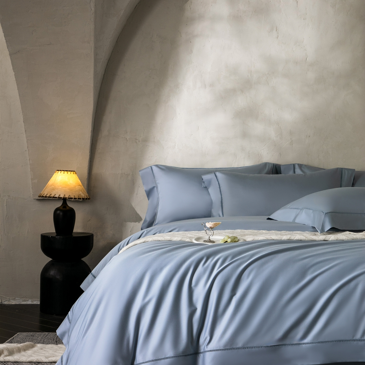 91家纺网 家纺一手货源 找家纺 佳汐蓝家纺 2026新款100支臻棉玲珑系列小镂空款四件套 玲珑-宁蓝