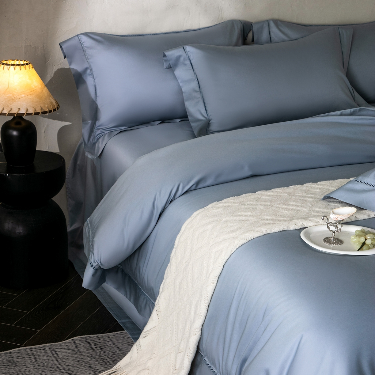 91家纺网 家纺一手货源 找家纺 佳汐蓝家纺 2026新款100支臻棉玲珑系列小镂空款四件套 玲珑-宁蓝