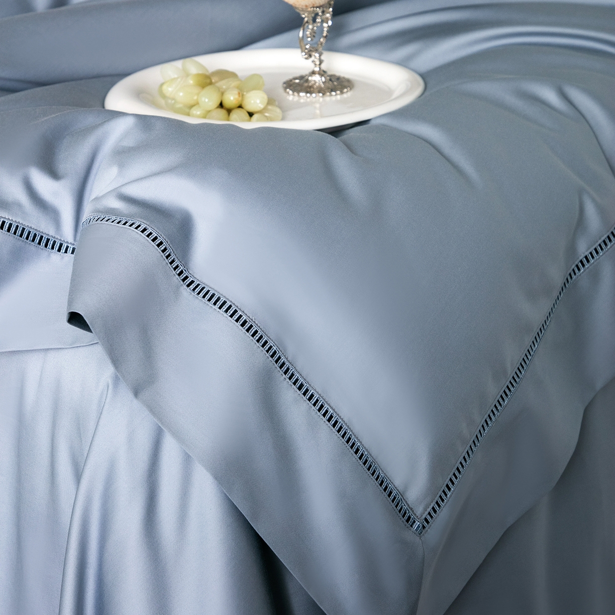 91家纺网 家纺一手货源 找家纺 佳汐蓝家纺 2026新款100支臻棉玲珑系列小镂空款四件套 玲珑-宁蓝