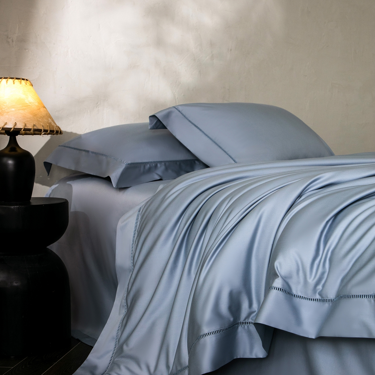 91家纺网 家纺一手货源 找家纺 佳汐蓝家纺 2026新款100支臻棉玲珑系列小镂空款四件套 玲珑-宁蓝