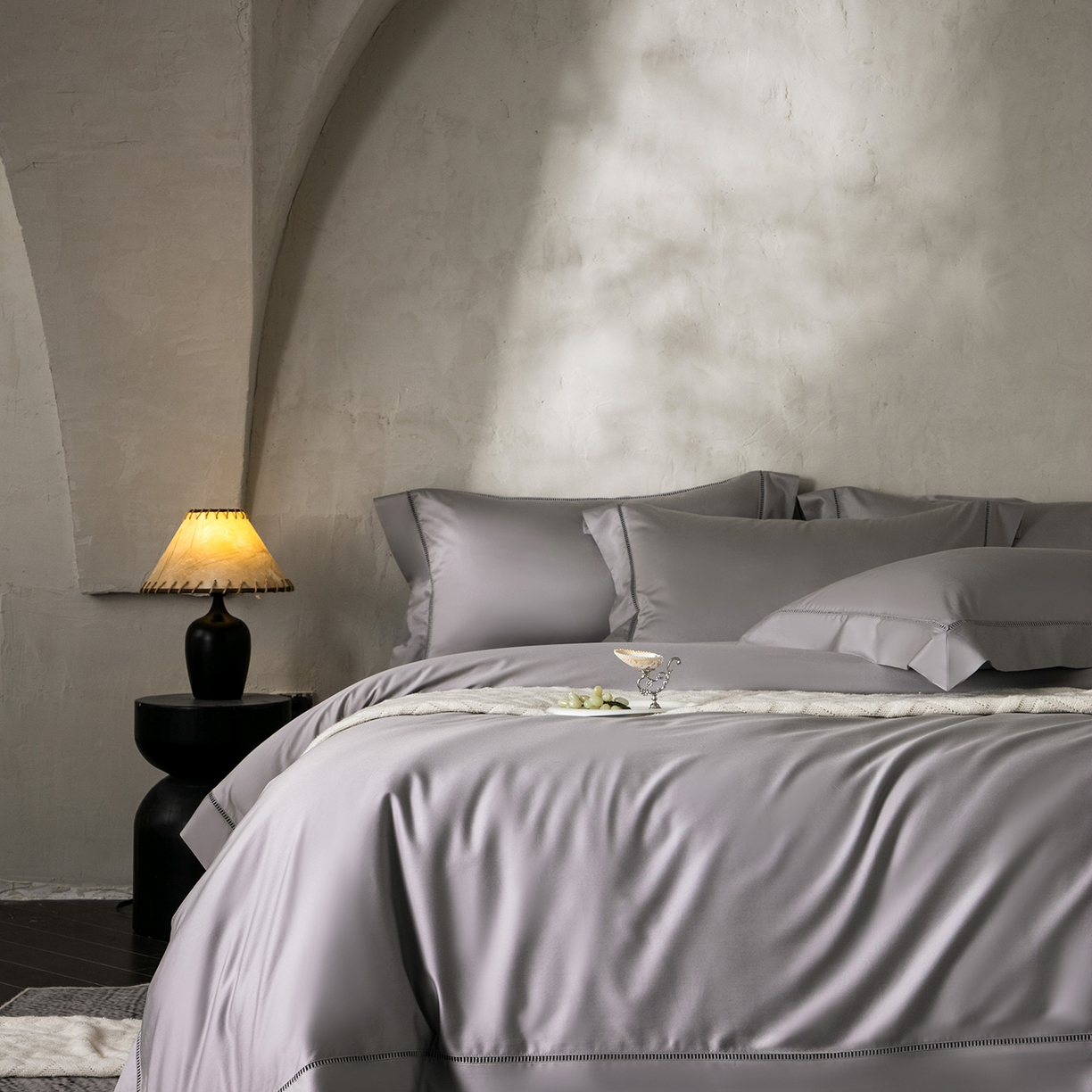 91家纺网 家纺一手货源 找家纺 佳汐蓝家纺 2026新款100支臻棉玲珑系列小镂空款四件套 玲珑-尚灰