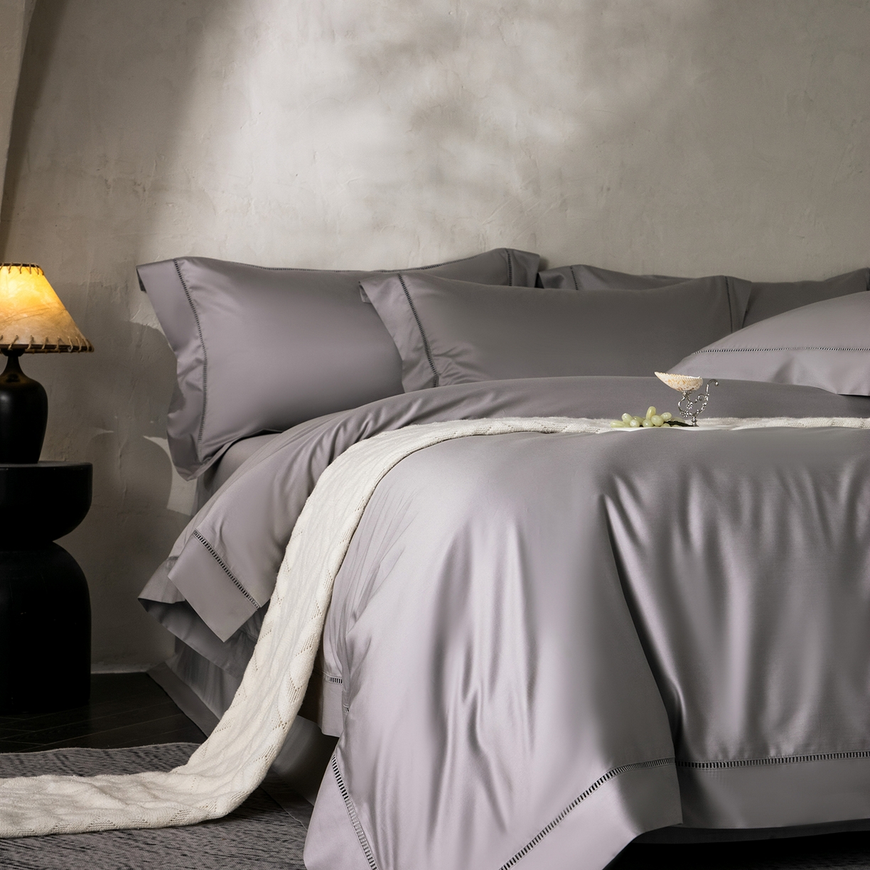 91家纺网 家纺一手货源 找家纺 佳汐蓝家纺 2026新款100支臻棉玲珑系列小镂空款四件套 玲珑-尚灰