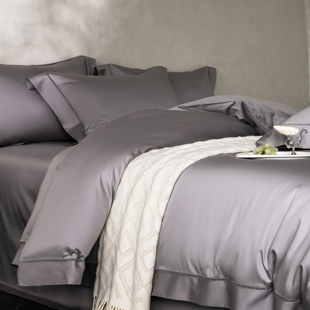 91家纺网 家纺一手货源 找家纺 佳汐蓝家纺 2026新款100支臻棉玲珑系列小镂空款四件套 玲珑-尚灰