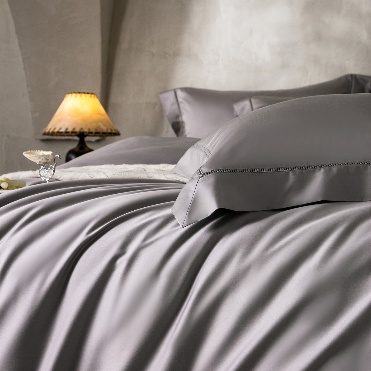 91家纺网 家纺一手货源 找家纺 佳汐蓝家纺 2026新款100支臻棉玲珑系列小镂空款四件套 玲珑-尚灰