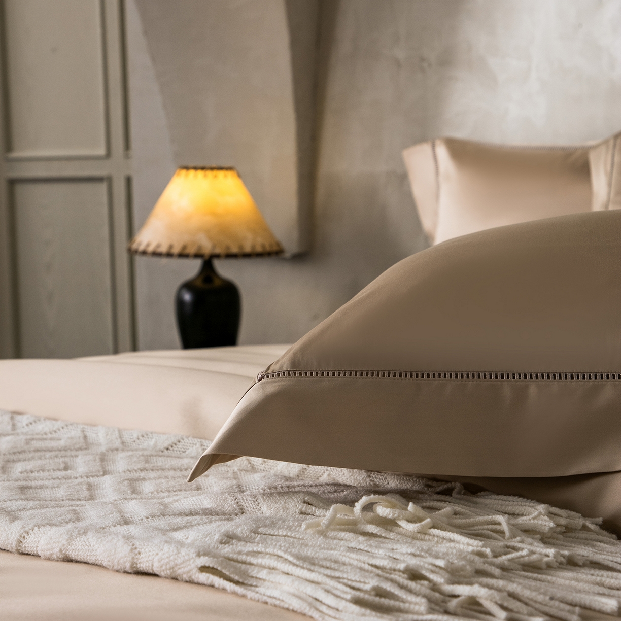 91家纺网 家纺一手货源 找家纺 佳汐蓝家纺 2026新款100支臻棉玲珑系列小镂空款四件套 玲珑-香槟金