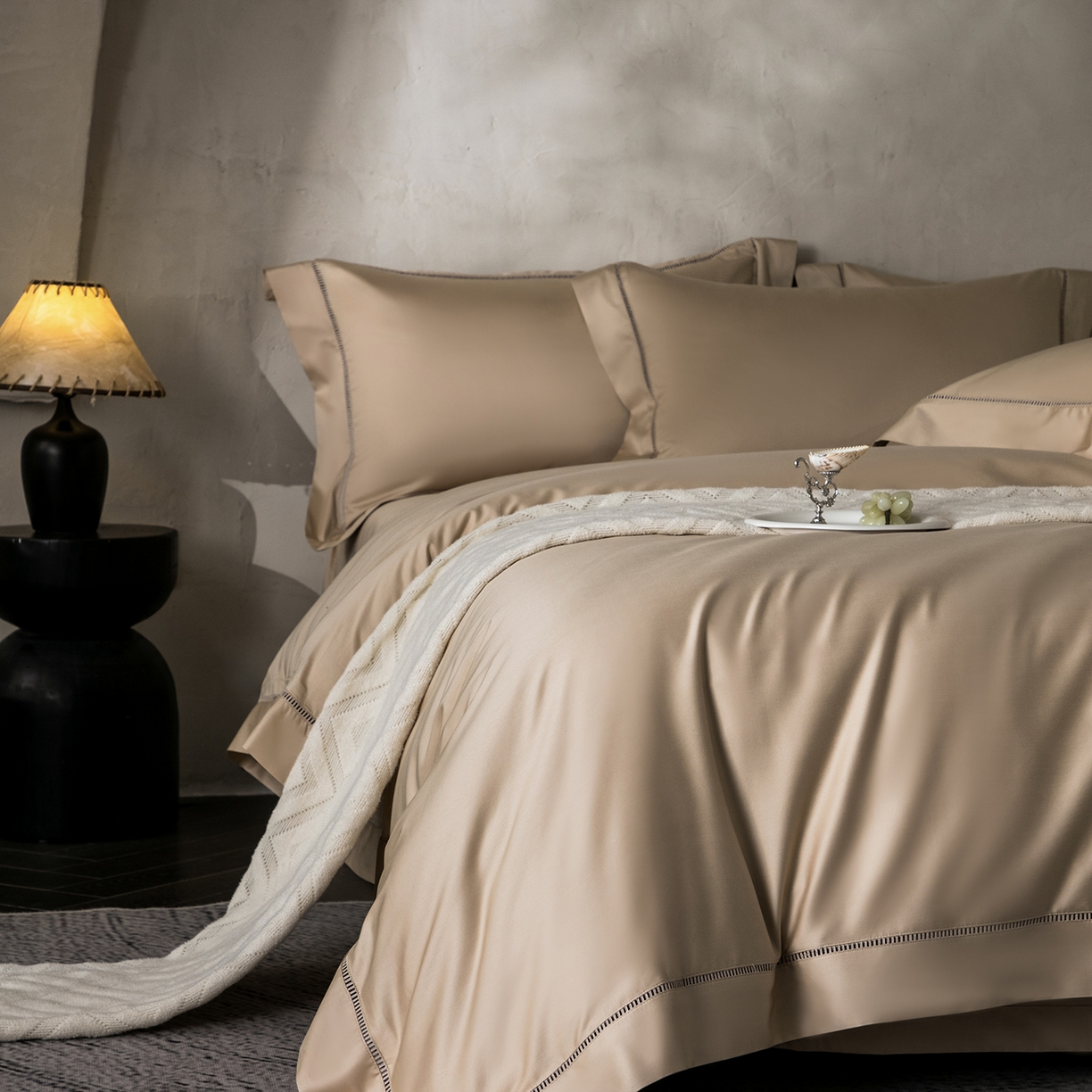 91家纺网 家纺一手货源 找家纺 佳汐蓝家纺 2026新款100支臻棉玲珑系列小镂空款四件套 玲珑-香槟金