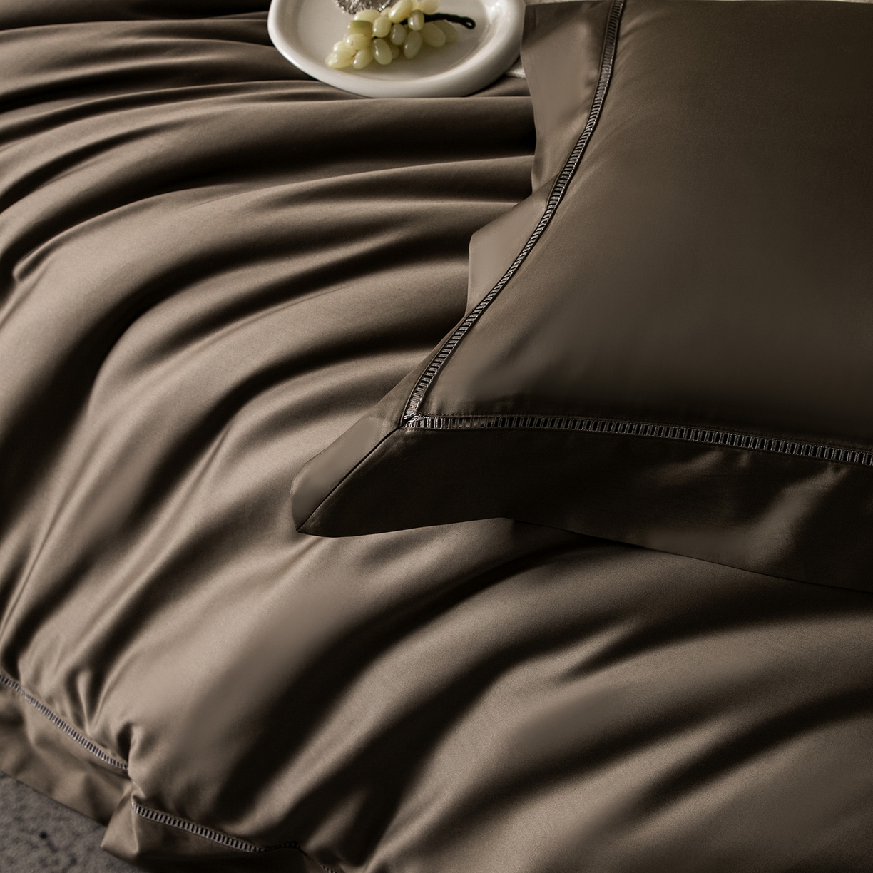 91家纺网 家纺一手货源 找家纺 佳汐蓝家纺 2026新款100支臻棉玲珑系列小镂空款四件套 玲珑-云咖