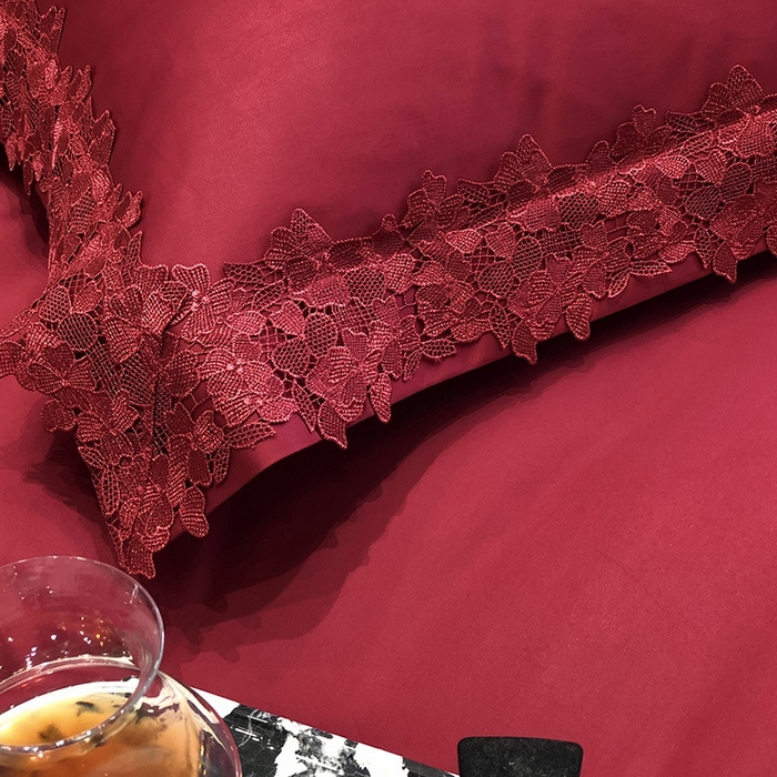 91家纺网 家纺一手货源 找家纺 黑白森林 2026新款匹马棉高定蕾丝大红系列 罗莎