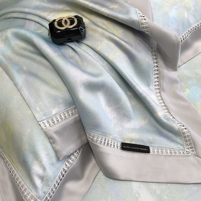 91家纺网 家纺一手货源 找家纺 黑白森林 2026新款轻奢天丝印花四件套 情愫-蓝