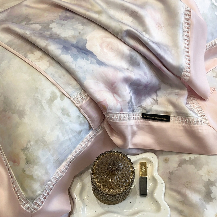 91家纺网 家纺一手货源 找家纺 黑白森林 2026新款轻奢天丝印花四件套 薇宁