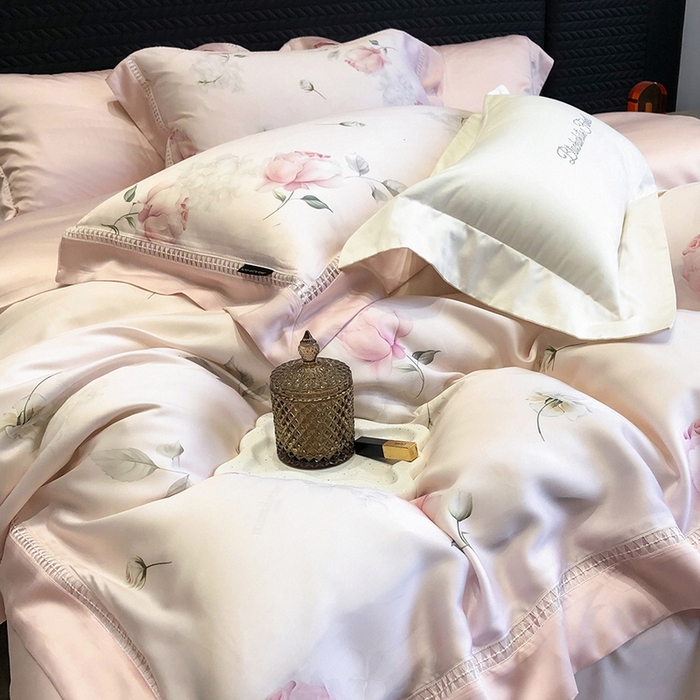 91家纺网 家纺一手货源 找家纺 黑白森林 2026新款轻奢天丝印花四件套 邂逅-粉