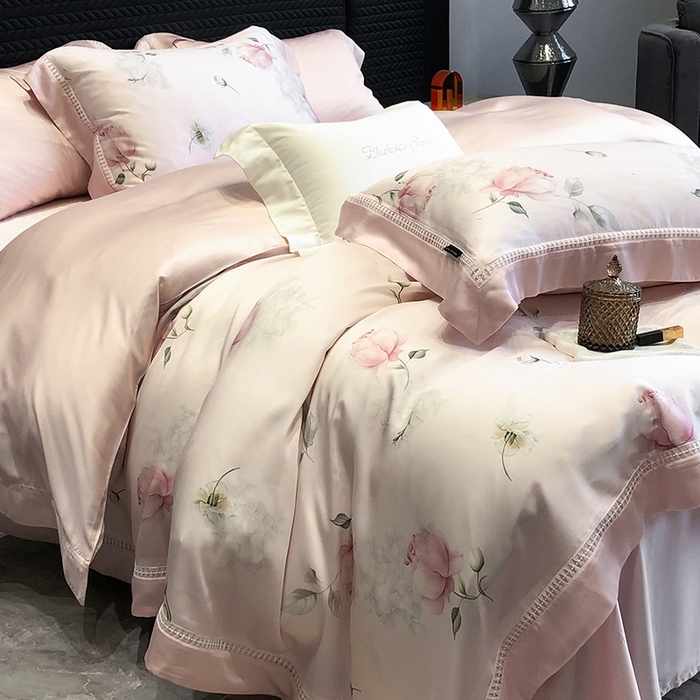 91家纺网 家纺一手货源 找家纺 黑白森林 2026新款轻奢天丝印花四件套 邂逅-粉