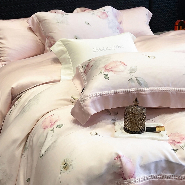 91家纺网 家纺一手货源 找家纺 黑白森林 2026新款轻奢天丝印花四件套 邂逅-粉