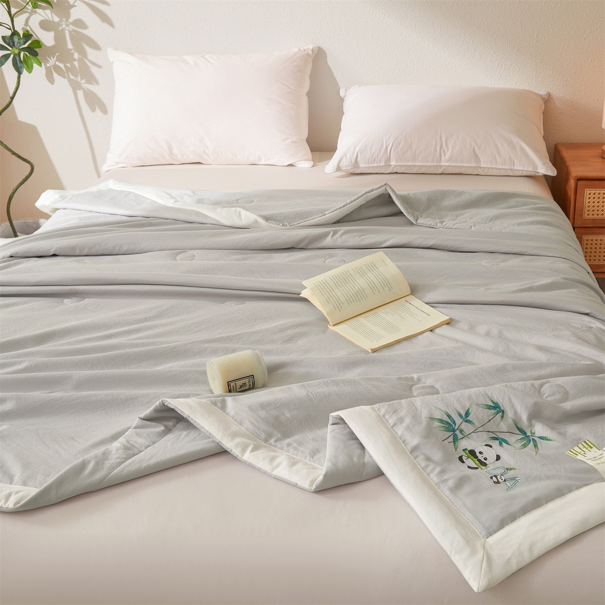 91家纺网 家纺一手货源 找家纺 招财星家纺 2026新款A类凉感竹纤维夏被空调被可机洗水洗夏被单人宿舍薄款被子（带质检报告买家秀） 熊猫-雾灰