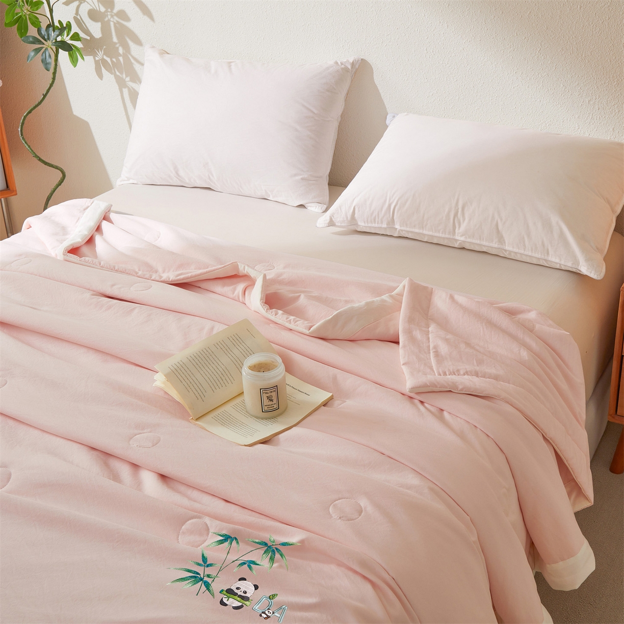 91家纺网 家纺一手货源 找家纺 招财星家纺 2026新款A类凉感竹纤维夏被空调被可机洗水洗夏被单人宿舍薄款被子（带质检报告买家秀） 熊猫-少女粉