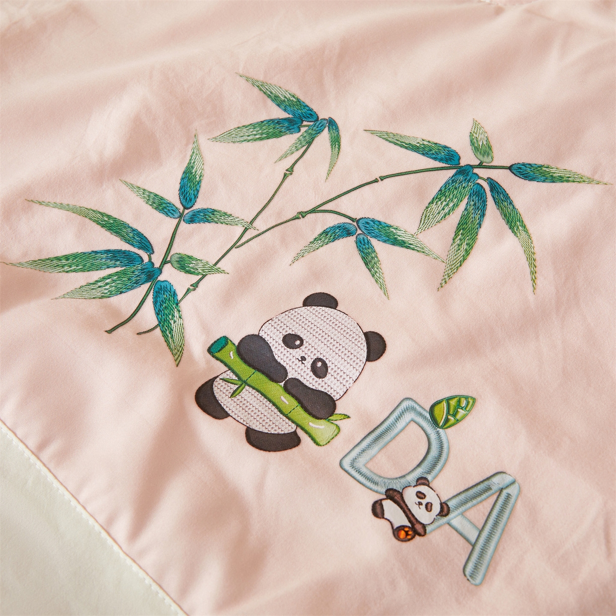 91家纺网 家纺一手货源 找家纺 招财星家纺 2026新款A类凉感竹纤维夏被空调被可机洗水洗夏被单人宿舍薄款被子（带质检报告买家秀） 熊猫-少女粉