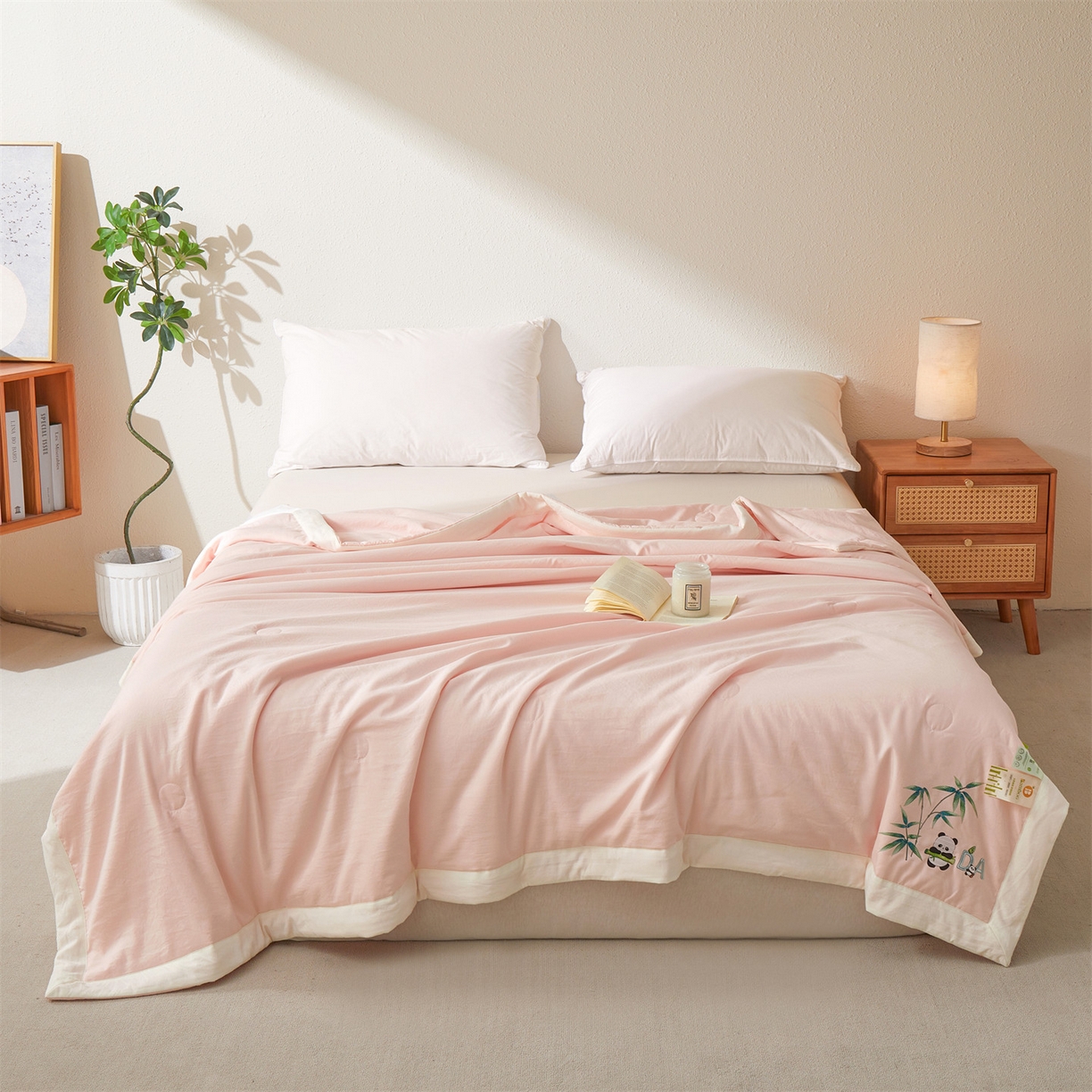 91家纺网 家纺一手货源 找家纺 招财星家纺 2026新款A类凉感竹纤维夏被空调被可机洗水洗夏被单人宿舍薄款被子（带质检报告买家秀） 熊猫-少女粉