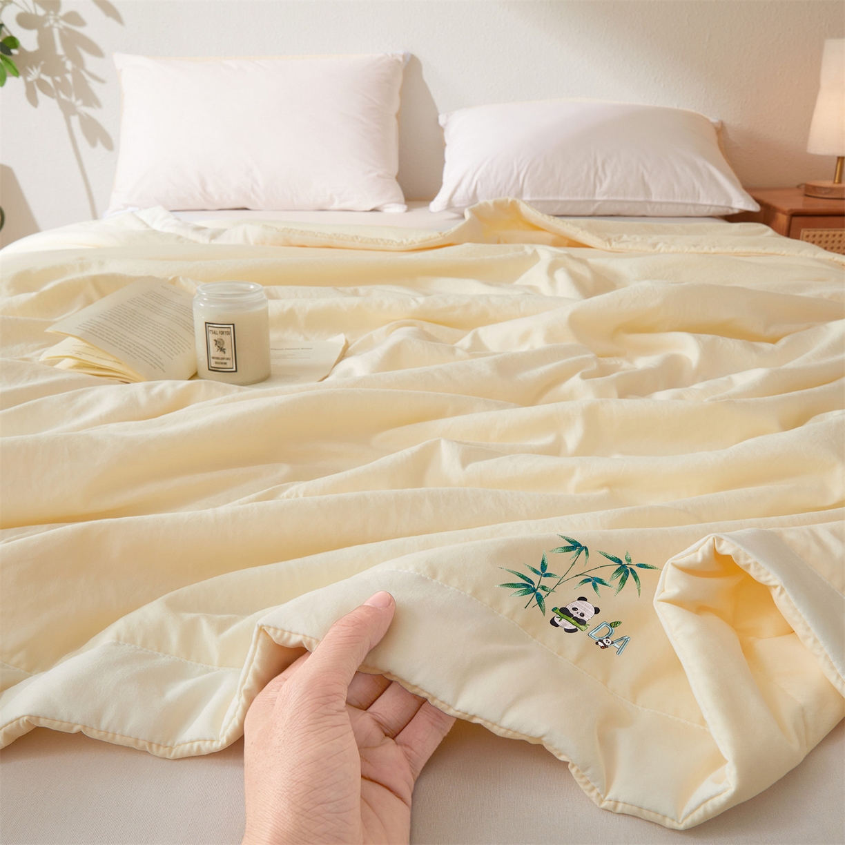 91家纺网 家纺一手货源 找家纺 招财星家纺 2026新款A类凉感竹纤维夏被空调被可机洗水洗夏被单人宿舍薄款被子（带质检报告买家秀） 熊猫-奶油黄