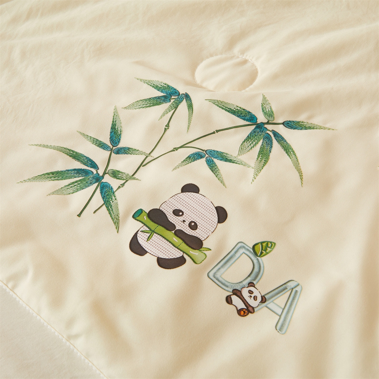 91家纺网 家纺一手货源 找家纺 招财星家纺 2026新款A类凉感竹纤维夏被空调被可机洗水洗夏被单人宿舍薄款被子（带质检报告买家秀） 熊猫-奶油黄