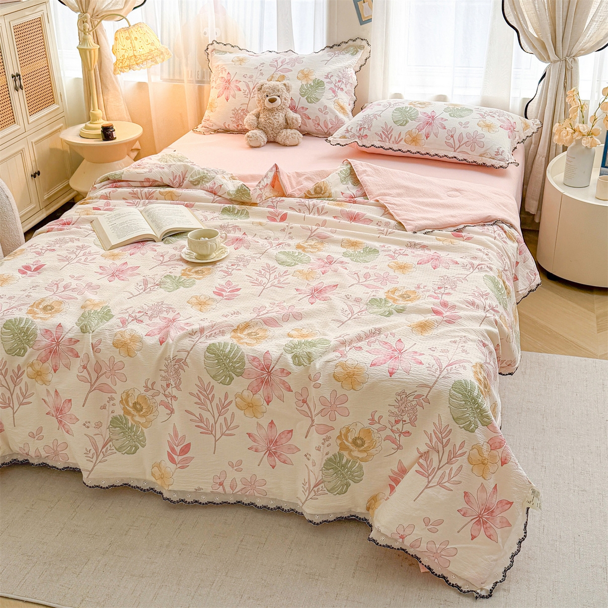 91家纺网 家纺一手货源 找家纺 招财星家纺 2026新款A类全棉花边云感双层纱大豆纤维夏被四件套夏被夏凉被空调被（带质检报告买家秀） 花边款-缤纷花朵