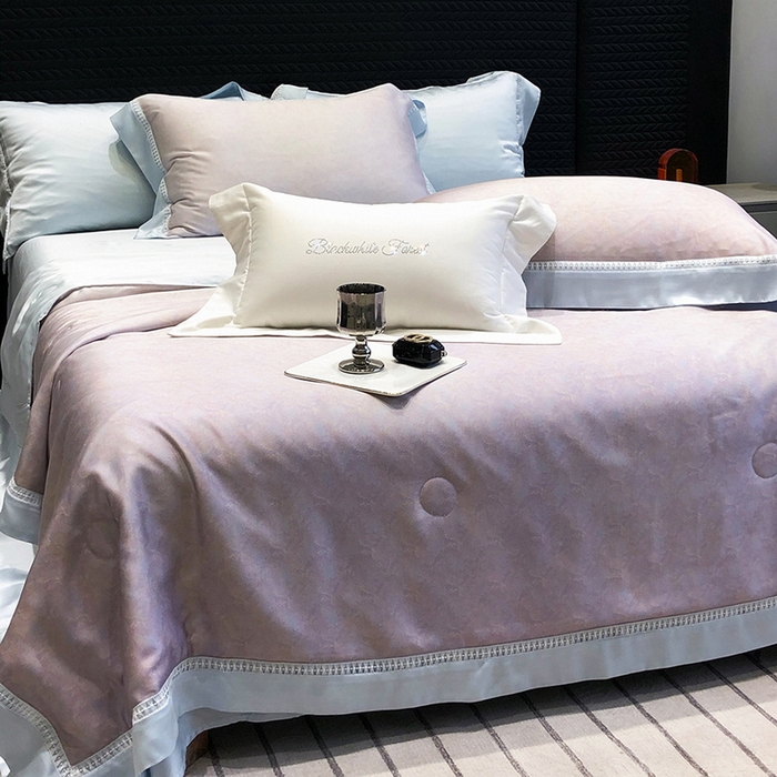 91家纺网 家纺一手货源 找家纺 黑白森林 2026新款天丝印花夏被四件套系列 蒂妮-紫