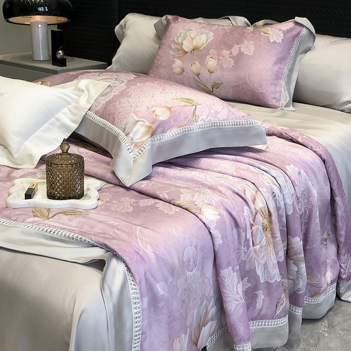 91家纺网 家纺一手货源 找家纺 黑白森林 2026新款天丝印花夏被四件套系列 菡蕾-紫